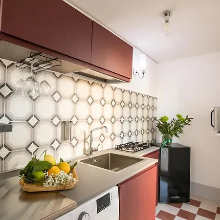 Hébergement de vacances Vico20napoli - *